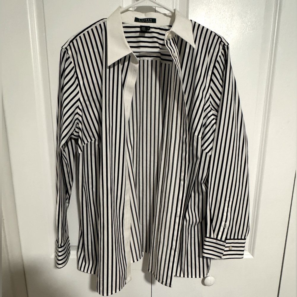 Like New: Lauren Ralph Lauren Black & White Striped Button Down : Size 2x